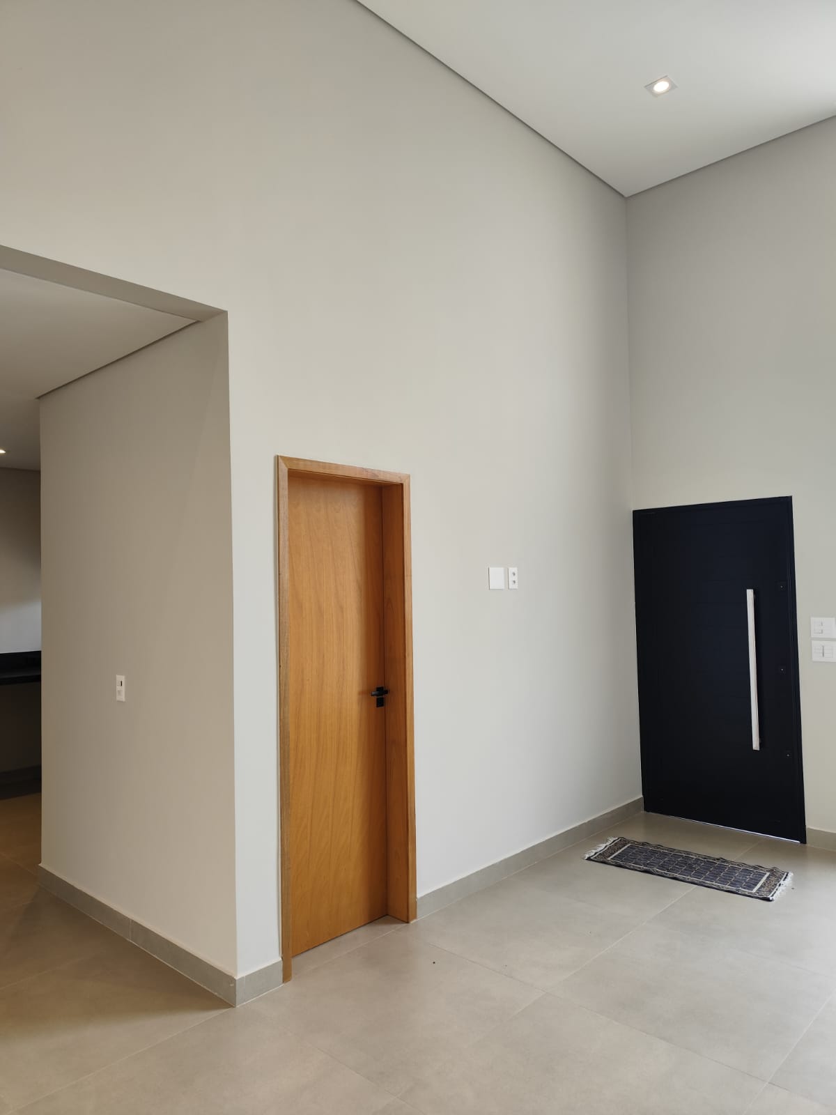 foto do anúncio Casa à venda no Jardim Chamonix, região Leste de Londrina/PR. Residência nova com 161m² de construção em terreno de 250m², pronta para morar!